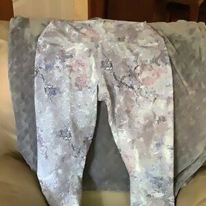 Abstract Patterned Leggings
